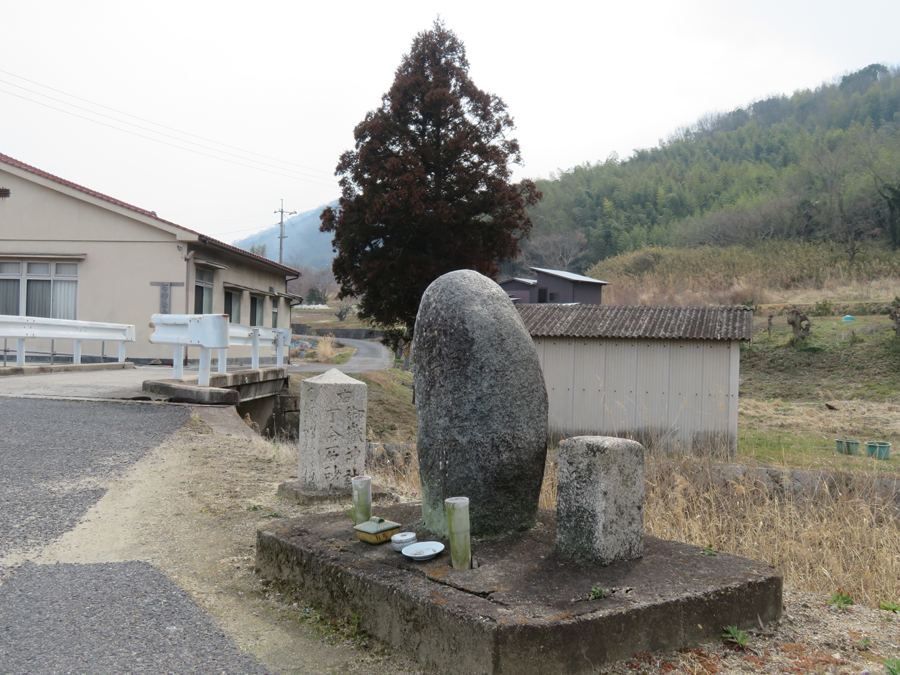 舟入の井戸と青地蔵